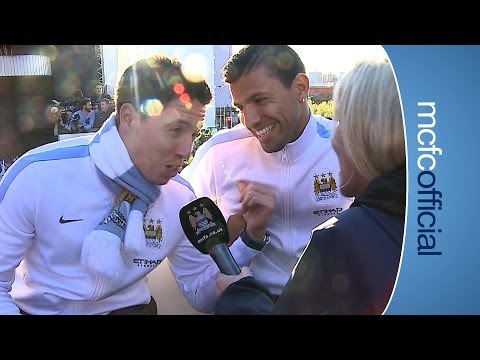 AGUERO IN ENGLISH! | Champions Parade 2014