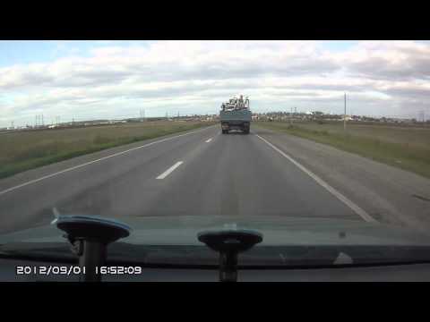 Впереди мусоровоз!соблюдение дистанции не спасает!