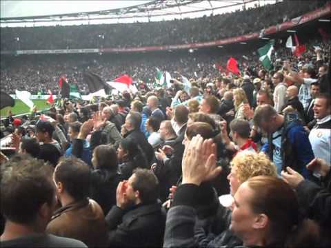 Feyenoord - AZ Legioenzaal Rickie Da Dragon 29-4-12.wmv