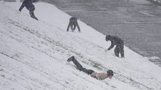 Sapporo: Schnee- und Eisskulpturen locken Besucher zu Winterfestival in Japan