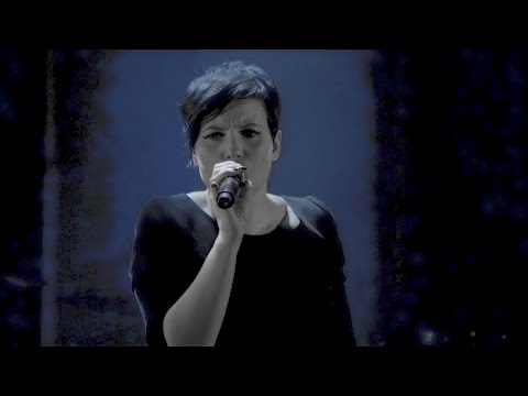 Carine Erseng - Je ne suis qu'une fille - Live @ La Cigale