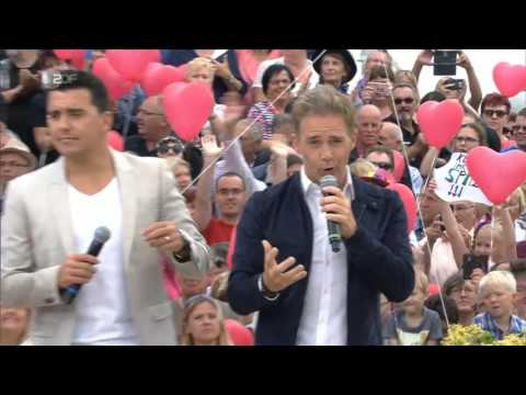 Klubbb3 beim ZDF Fernsehgarten mit Das Leben tanzt Sirtaki