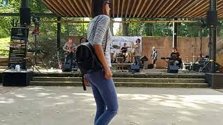 Lucky Joke - Luci, Bee & Happiness