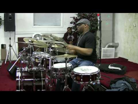 James Ross @ Calvin Rodgers - (Drum Solo) - "How To Play With A Track" -  Jross-tv