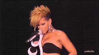 Rihanna - Wait Your Turn / Live Your Life / Disturbia Live At Super Bowl Fan Jam 2010 - HD