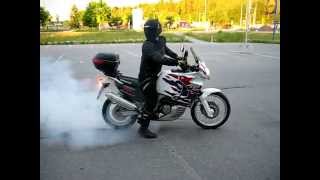 preview picture of video 'XRV750 burnout'