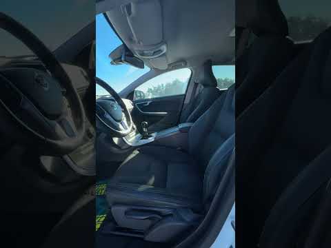 фото volvo v60 i рестайлинг 0