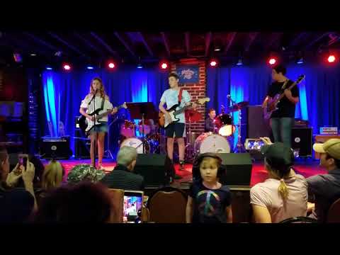 Norah B & Typical - "The Middle"