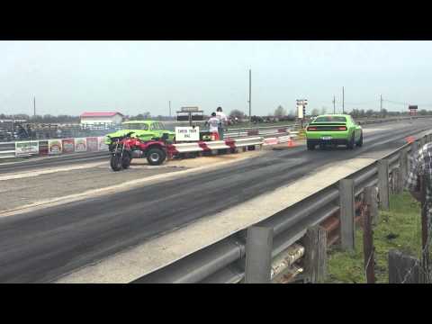 Slant Six vs Hellcat