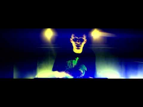 Vixen feat. Fabuła "Mayday Mayday"