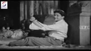 Chin O Arab Hamara Hindustan Hamara - Mukesh - YouTube
