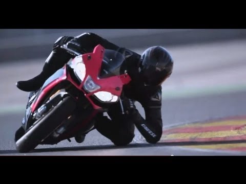 2013 Aprilia RSV4 Factory APRC ABS official video