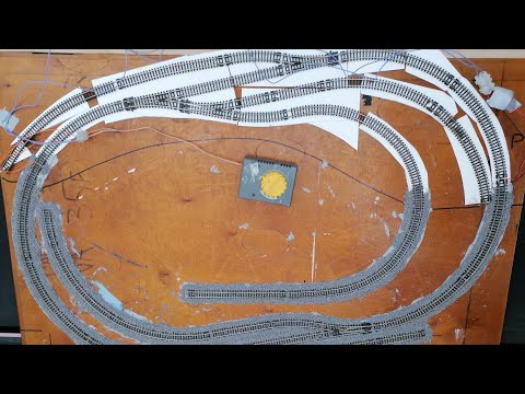 How to wire up power to an oval DC model railway / railroad layout
