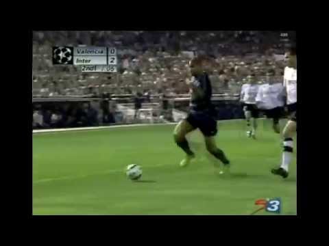 Adriano insane skill vs valencia - champions league 2004/05