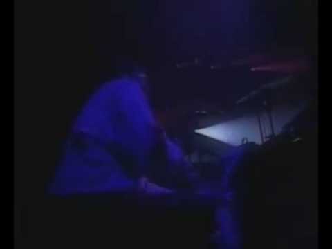 Videoclip de English Eyes (Live) — Toto