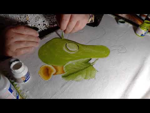 Pintura em tecido, pintando abóbora 🎃 e o cabinho.