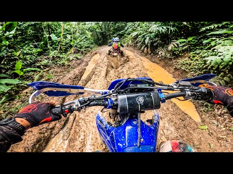 TOCANDO A WR 450F E SURPRESO COM UM PILOTO SURDO NA TRILHA! 4K
