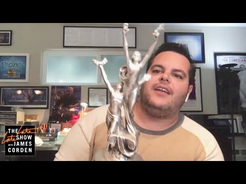 Josh Gad Is a Champion of the Stage