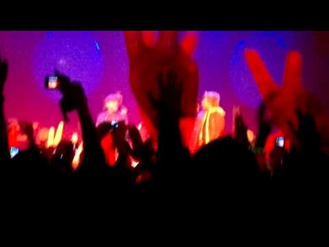 Come le chitarre (feat. Don Joe&Shablo) - 6 1sfigato (feat. Max Pezzali) // Tour Fingerz