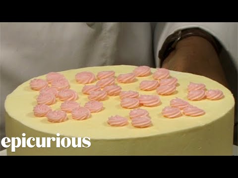 Cake Decorating 101: How to Make Rosettes