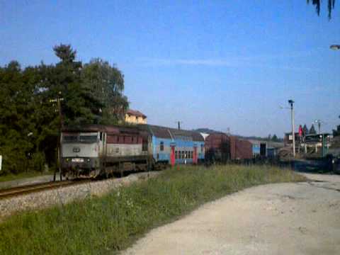 749 253-1 s Os se rozjíždí z Kamenného Přívozu