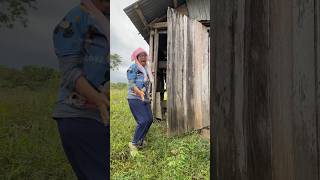 Download lagu THE DOOR TANTE NAOR RIR #shorts mp3