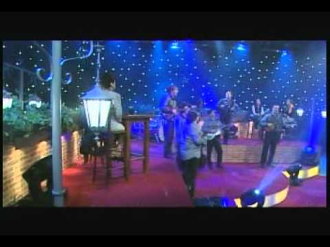 Grupa RAVNICA - Cancion del Mariachi (Čika Antonio Banderas)