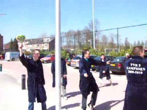 Kampioenschap Koudekerk 2 uitbundig in Ter Aar gevierd