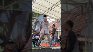 Download lagu Kakek kakek nyanyi lagu Iwan Fals - bento mp3