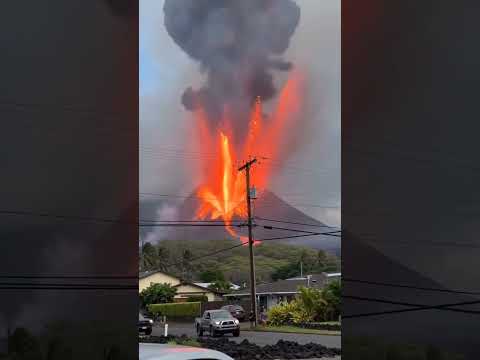 Erupción del volcán Anak Krakatoa en Indonesia | Emisora Atlántico