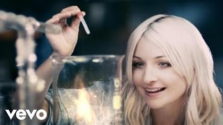 Musik-Video-Miniaturansicht zu Caught in the Crowd Songtext von Kate Miller?Heidke