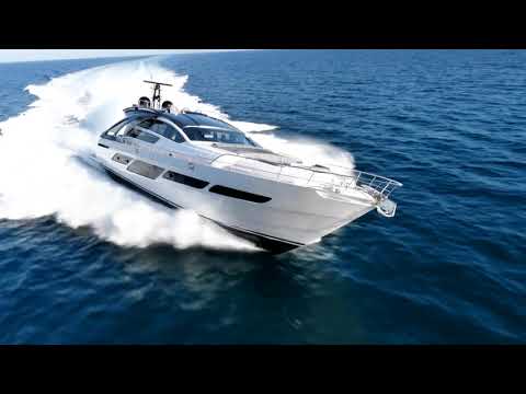 Luxury Yacht - Pershing Yacht 9X - Short Edition