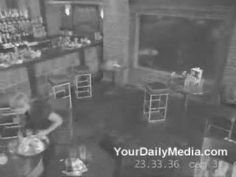 Kelnarca - še eno rundo!