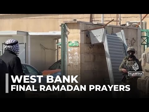 75,000 Muslim worshippers gather for final Ramadan prayers at al-Aqsa amid rising tensions