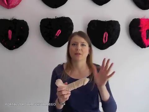Mała czerwona plamka pojawiła się na czele penisa Małych i cienkich pozy członków