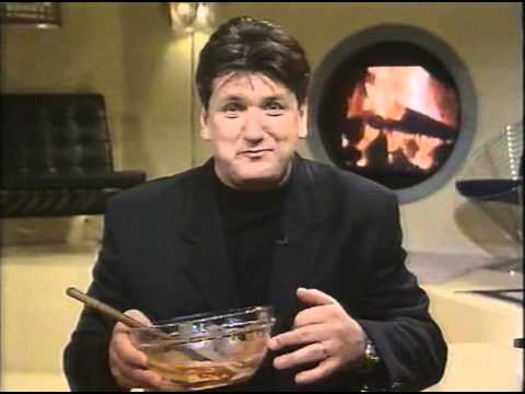 In Bed With Medinner - S03E09 - Call Of The Beast