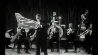 Louis Armstrong- I Cover The Waterfront