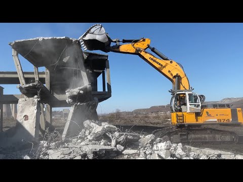 Liebherr 974 Excavator Demolishes Building - Sotiriadis/Labrianidis Demolition Works