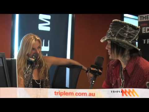 Guns N' Roses DJ Ashba Talks Axl, Motley Crue & His Hot Girlfriend | Triple M