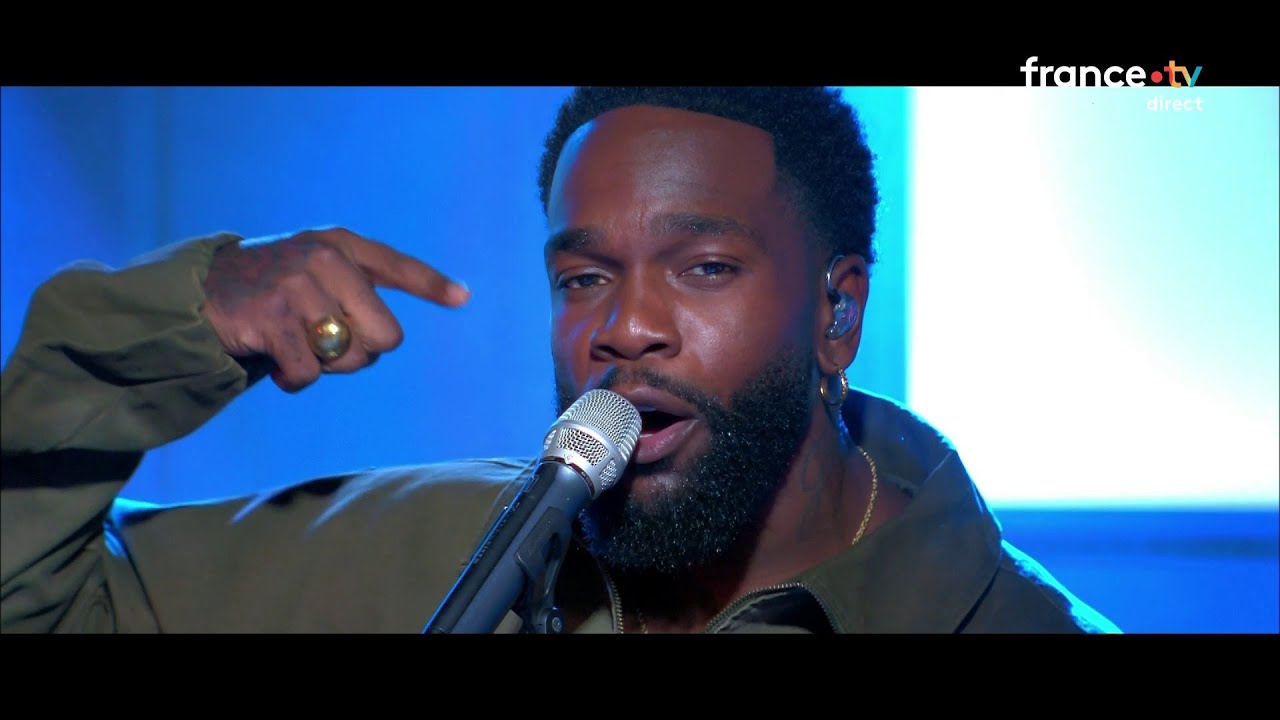 “Girlfriend” par Tayc en live