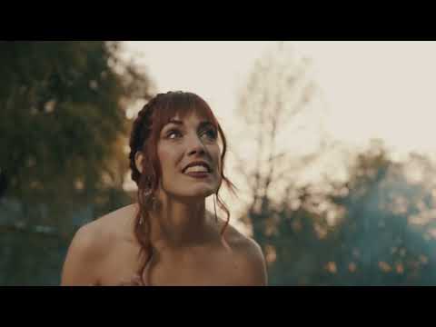 Aprendiendo a vivir- Melanie Vargas (Videoclip oficial)