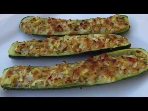 Gefüllte Zucchini