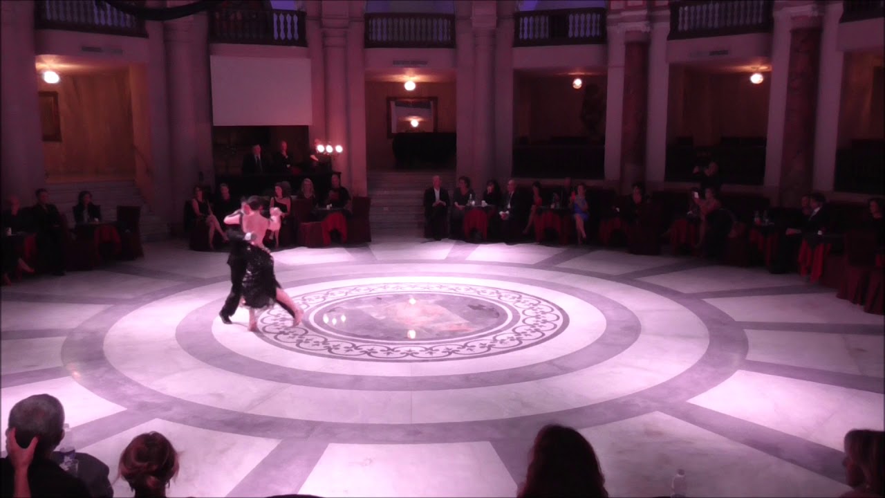 Virginia Pandolfi e Jonatan Aguero Pocas Palabras