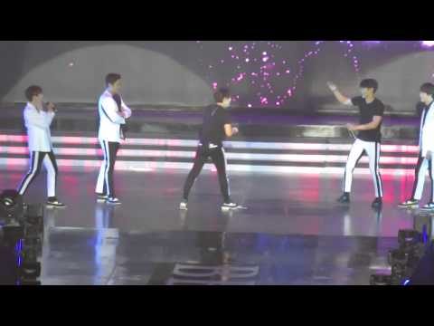 20150412 Best of Best in the Philippines-SUJU- Donghae breakdance
