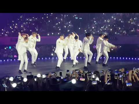090118 Wanna One: The World Tour in Manila (fancam) ~ Energetic