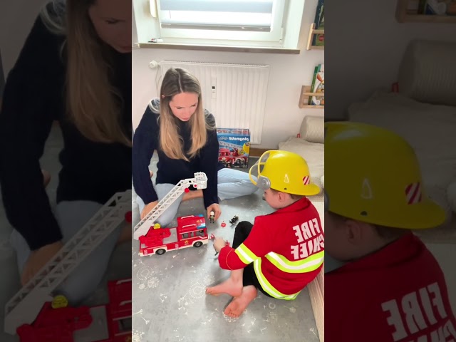 Vidéo teaser pour Playmobil Feuerwehr-Leiterfahrzeug Test: Ein perfektes Spielzeug für kleine Feuerwehrleute