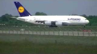 preview picture of video 'Lufthansa A380 Hannover Langenhagen HAJ 03.06.2010 zum Start'