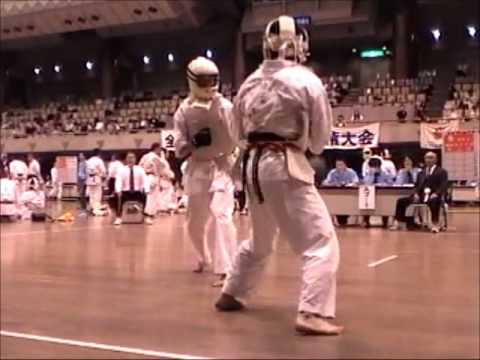 空手道の運足　すり足　ステップワーク　stepwork of karate　カウンター