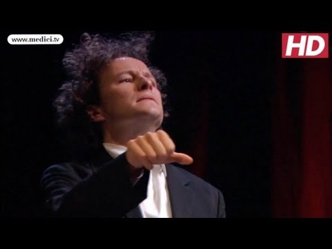 Eyes Wide Shut by Stanley Kubrick, Liszt Nuages Gris