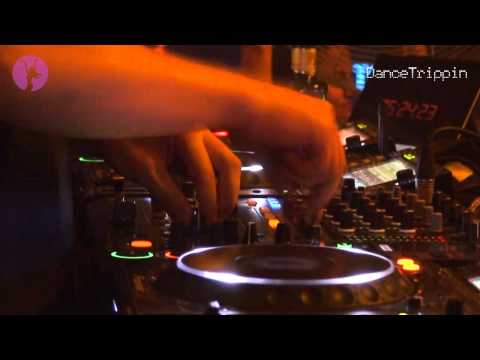 Topher Jones ft The Heroes Of Old - Brohammer (Nari & Milani Remix) [played by Chris Lake]